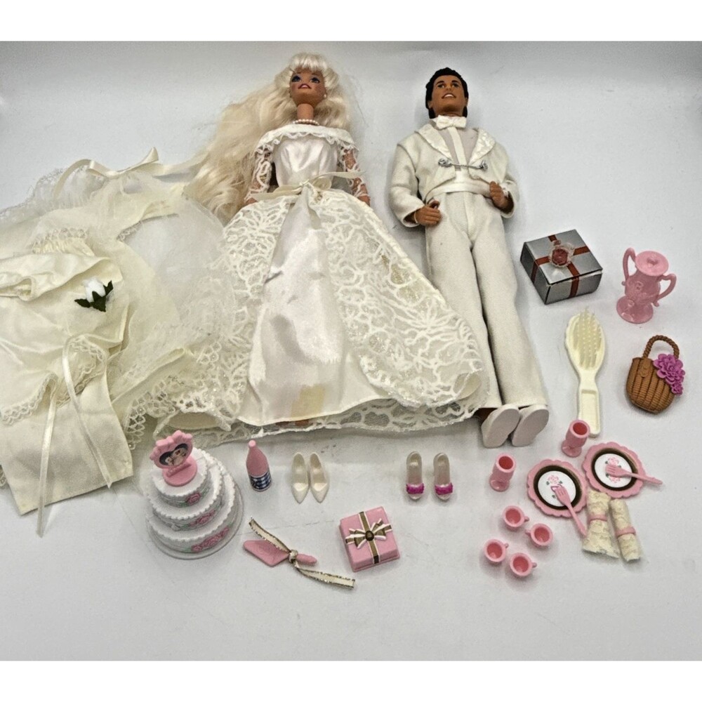 Vintage Barbie & Ken Wedding Fantasy Gift Set BARBIE Doll Set Special Ed 1996